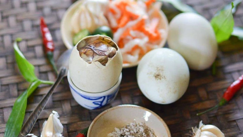 Ăn thịt vịt, trứng vịt lộn, những món “xui xẻo” 